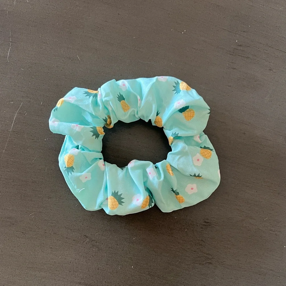 Multicolor LED Light Up Yellow Pineapple & White Flower Floral Green Scrunchie